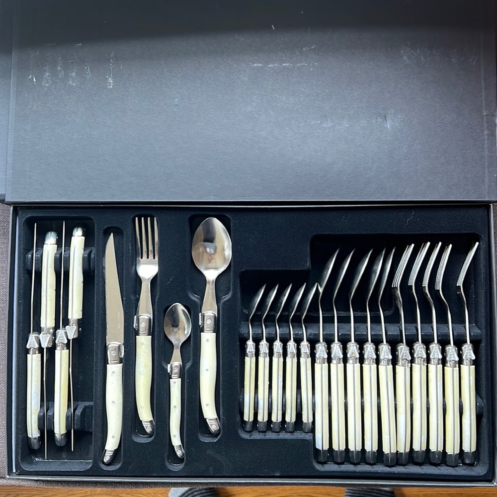 Claude LeBrun-Laguiole: 24 piece set French Bee Accent Stainless Steel Beige